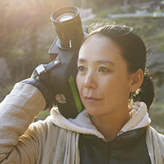 Naomi Kawase : « Pour arriver à regarder vraiment le monde aujourd’hui, il faut pouvoir le regarder complètement, entièrement »