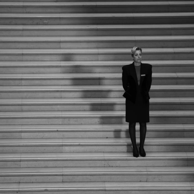 D comme Deux personnes échangeant de la salive