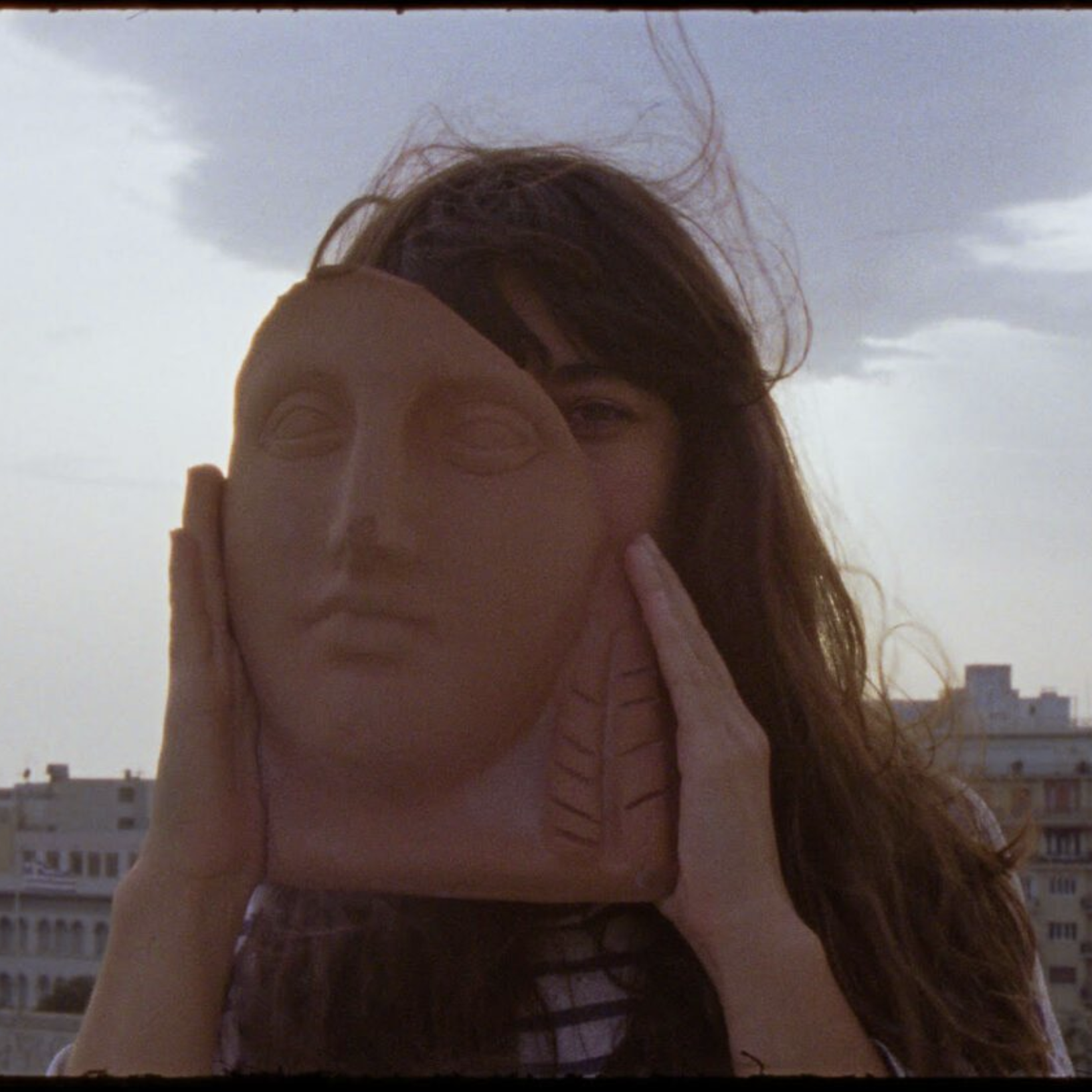 Ce qu’on demande à une statue c’est qu’elle ne bouge pas par Daphné Hérétakis