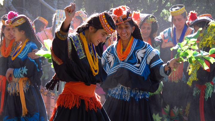 kalash_dancers_in_trance