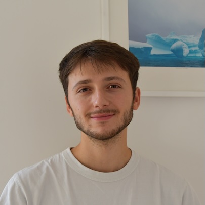 Rémi Mardini. Le travail sur l’image, celle qu’on laisse, celle qu’on a de soi-même